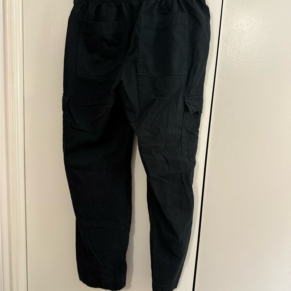 GAP women’s cargo pants. Elastic waist